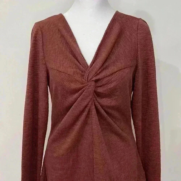 Twisted long sleeve shirt - Picture 2 of 4